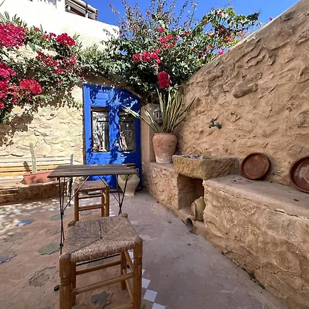 Casa Con Vistas Al Mar Y Patio De Buganvillas Aigues Exterior photo